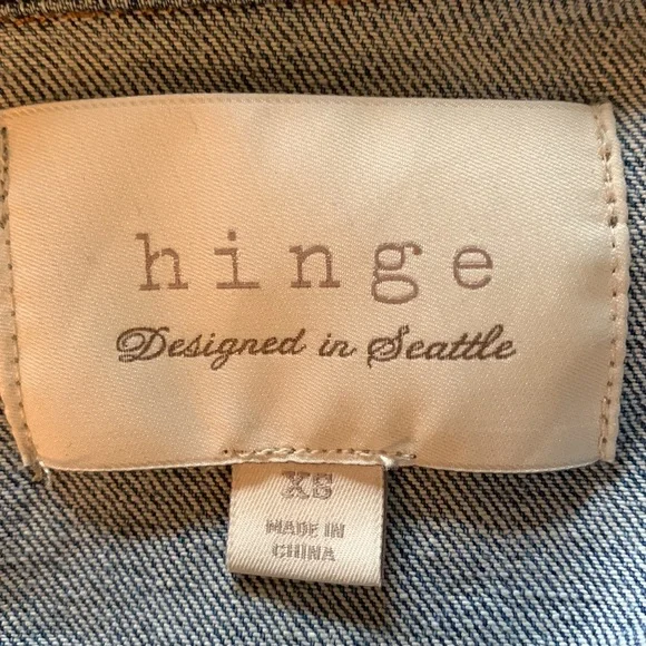 Hinge Women’s Jean Jacket - Picture 4 of 5
